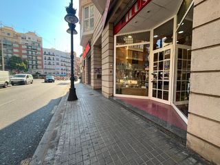 Lloguer Local Comercial a Carrer d'àngel guimerà 11. Local comercial de 140 m² en ángel guimerá | gran visibilidad y
