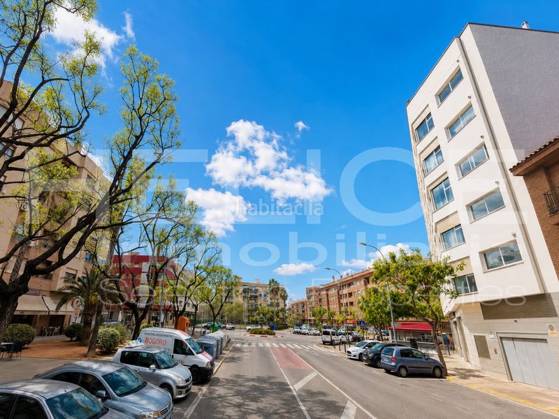 Foto b13de087-139c-4306-bada-510c00b7d412. Flat with parking in Alaquàs