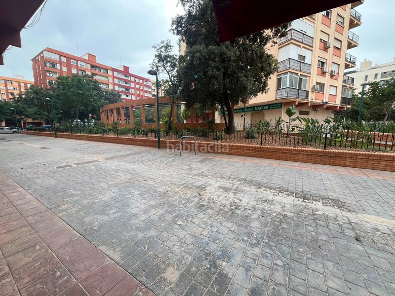 Foto 5cd984a3-c664-4106-9257-0b1d744cd894. Local comercial amb calefacció a Nou Benicalap Valencia