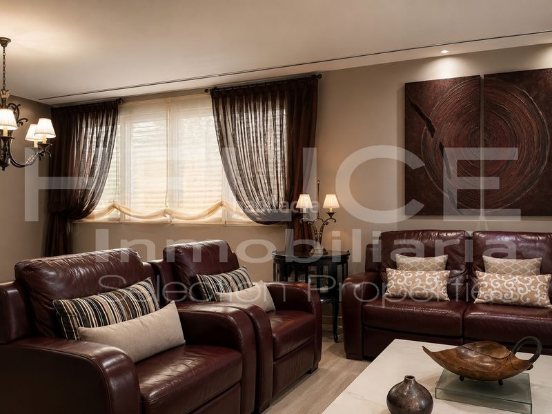 Foto 083d72ee-7192-4530-b7e1-051137b7f8a2. Chalet casa de lujo con ascensor y garaje en Sedaví