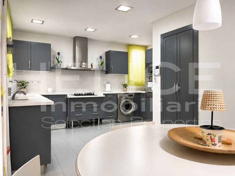 Foto 60f027e4-5c24-4e90-a764-f855951b34e8. Chalet casa de lujo con ascensor y garaje en Sedaví