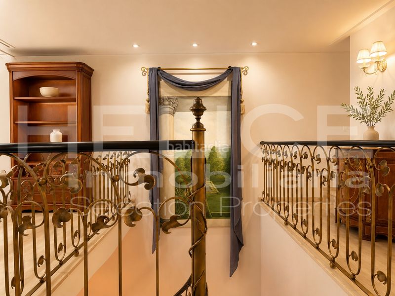 Foto a4021717-857f-4042-a3e7-833c9dba9787. Chalet casa de lujo con ascensor y garaje en Sedaví