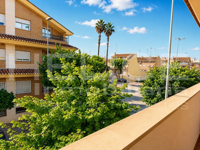 Foto a517e23f-3cc5-45d1-9e10-d73c0e5ea3ec. Chalet casa de lujo con ascensor y garaje en Sedaví