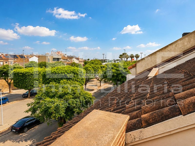 Foto c10979b5-bfaa-4685-aa1d-4404730002c5. Chalet casa de lujo con ascensor y garaje en Sedaví