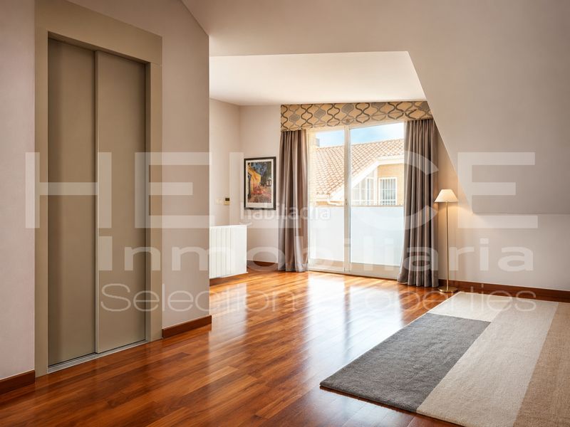 Foto cad60a46-564a-469e-a5fe-4c57b39d0707. Chalet casa de lujo con ascensor y garaje en Sedaví
