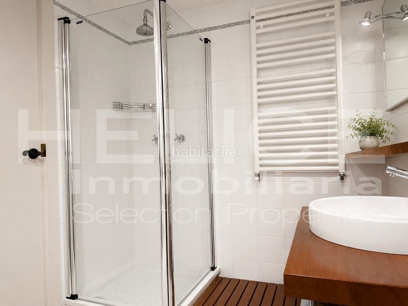 Foto d87a1eb8-712f-42b9-b317-e8dd6de7a56d. Chalet casa de lujo con ascensor y garaje en Sedaví