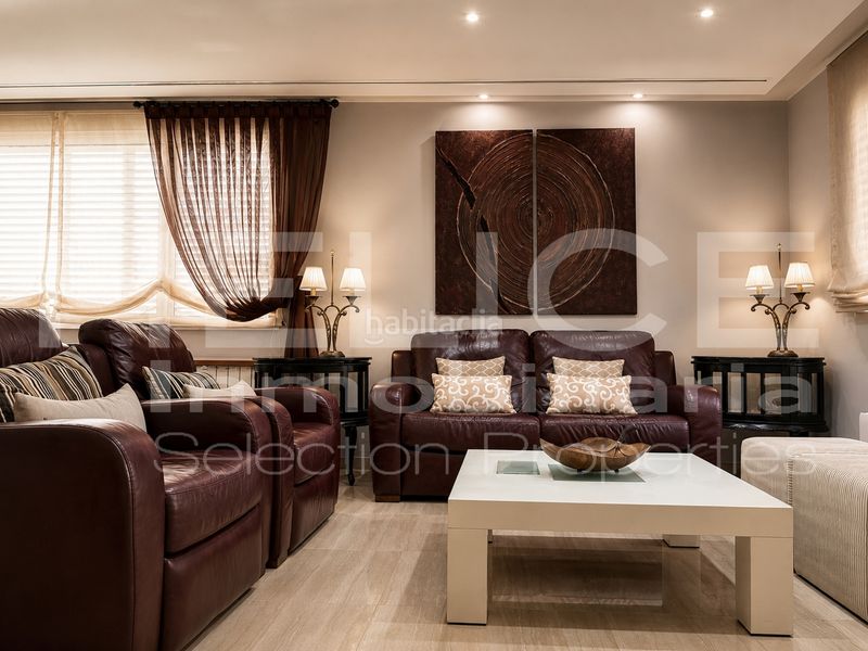 Foto e4d31e79-6897-4785-b312-0bca5a0fd775. Chalet casa de lujo con ascensor y garaje en Sedaví