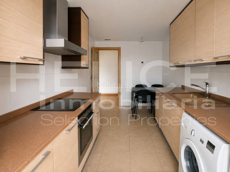 Foto bbbc915f-a57b-40b8-9348-4a78111a748a. Flat with heating parking pool in La Punta Valencia