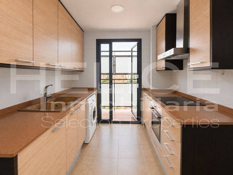 Foto e938eb13-d7b9-454f-a5de-a3359f724672. Flat with heating parking pool in La Punta Valencia