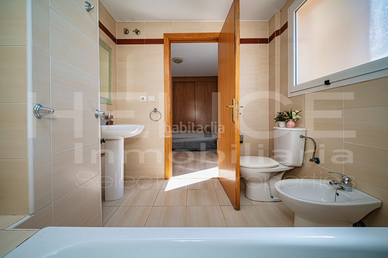 Foto 5d8aa7c0-676c-457b-b876-ad8ff467e2b5. Àtic amb calefacció aparcament piscina a Valterna Paterna