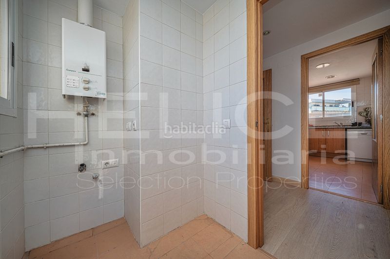 Foto a66df515-3c58-4090-bcd6-f62d58f841a4. Àtic amb calefacció aparcament piscina a Valterna Paterna