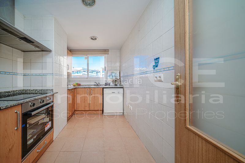 Foto d0dca392-9bf9-48a8-a843-5fd792ab2439. Àtic amb calefacció aparcament piscina a Valterna Paterna