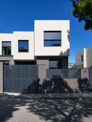 Casa adossada a Calle de san juan bautista 9. Chalet adosado 9c de 291 m² construidos