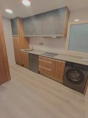Miete Etagenwohnung  Paseo begoña. Alquiler de piso exterior de 3 habitaciones con ascensor y 2 bañ