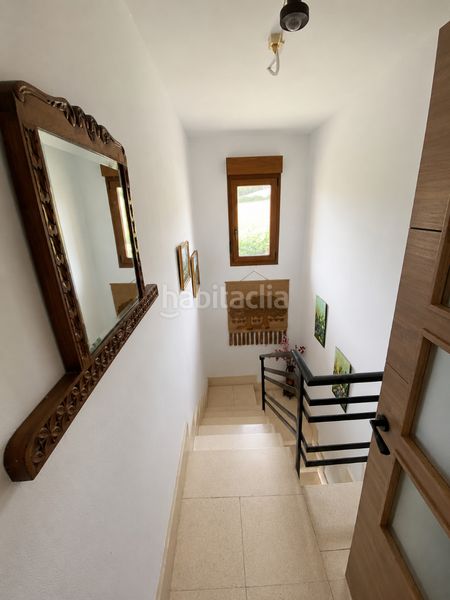 Foto f1633312-23c7-4f29-8b5e-3a9dcfe4b5b2. Xalet amb xemeneia calefacció aparcament a Deva Gijón