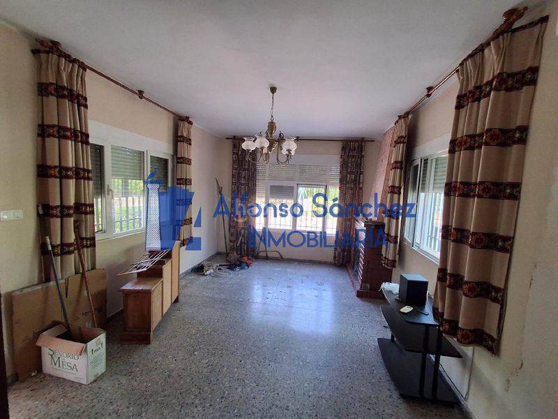 Foto 65252f6c-b25b-4976-9034-d4b0aa4f4e2e. Xalet amb aparcament a Almendralejo