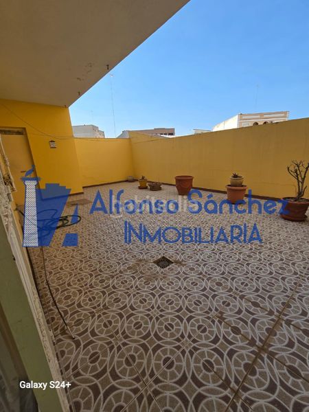 Foto ea7f37c2-ceaf-43a3-8ab8-6905d276c6ba. Pis amb aparcament a Almendralejo