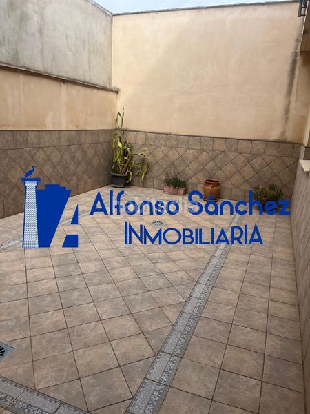 Foto e30625a7-3134-4ae8-a766-2416a9b00f35. Chalet con parcheggio in Almendralejo