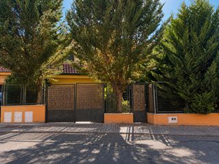 Chalet in Avenida valladolid 1b