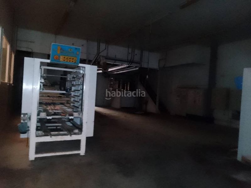 Foto abe3ee6e-9c17-43a8-b24c-eda3cafd1577. Nau industrial a Usurbil