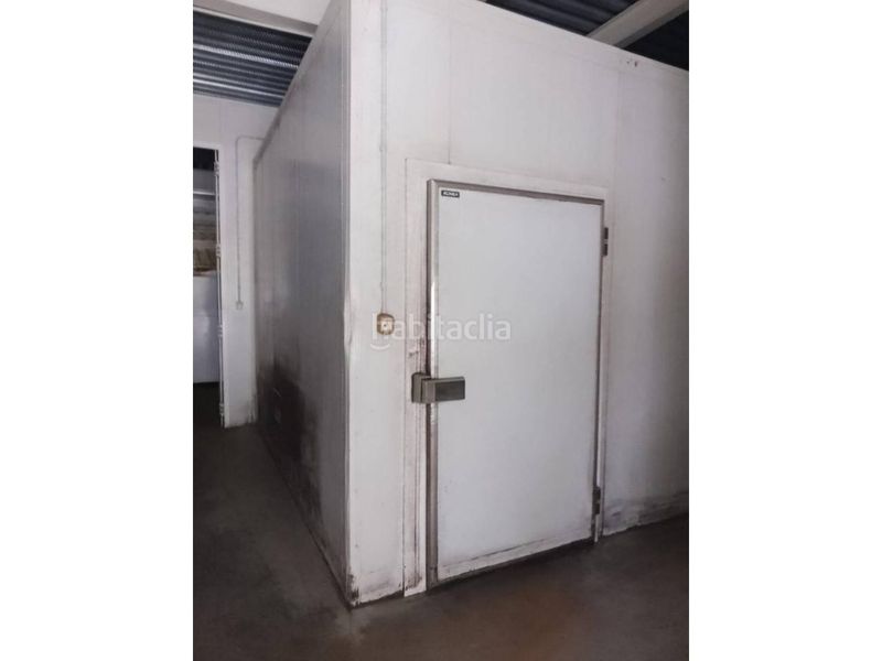 Foto d43a1962-ac1f-4554-a882-dc454aef4cdb. Nau industrial a Usurbil