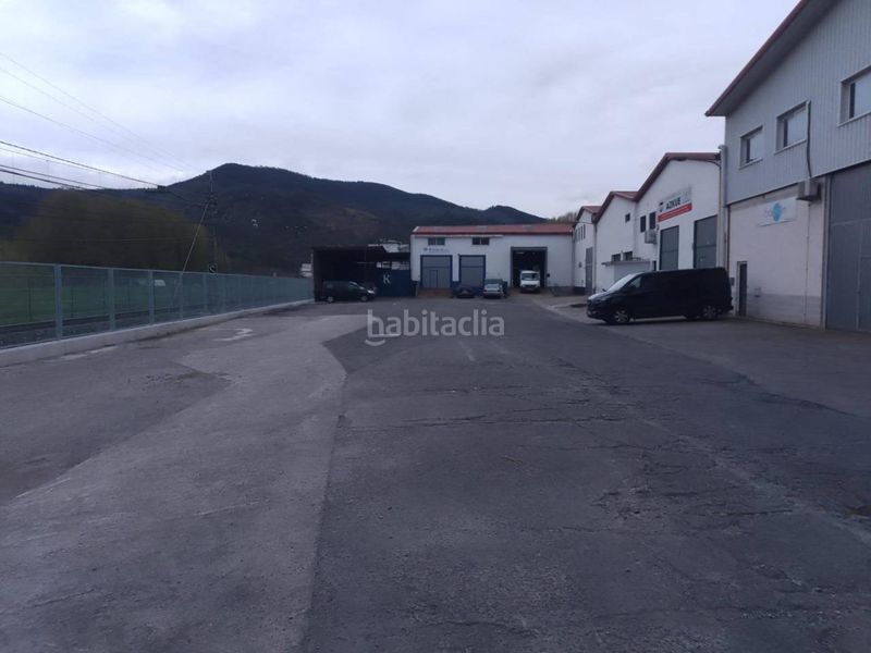Foto f06dca61-061a-4202-8b4a-408a292dea97. Nau industrial a Usurbil