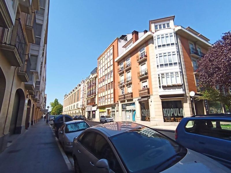 Foto 0e0f4e7a-acd0-4af4-b61d-4e433201bb6d. Geschäftsraum in Lovaina Vitoria - Gasteiz