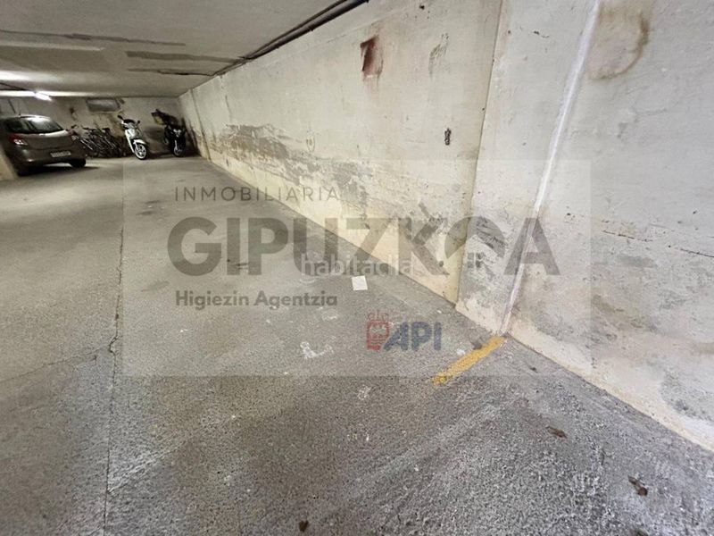 Foto 7523fd0e-d806-4c1a-9ba8-147415318c11. Aparcament cotxe a Astigarraga