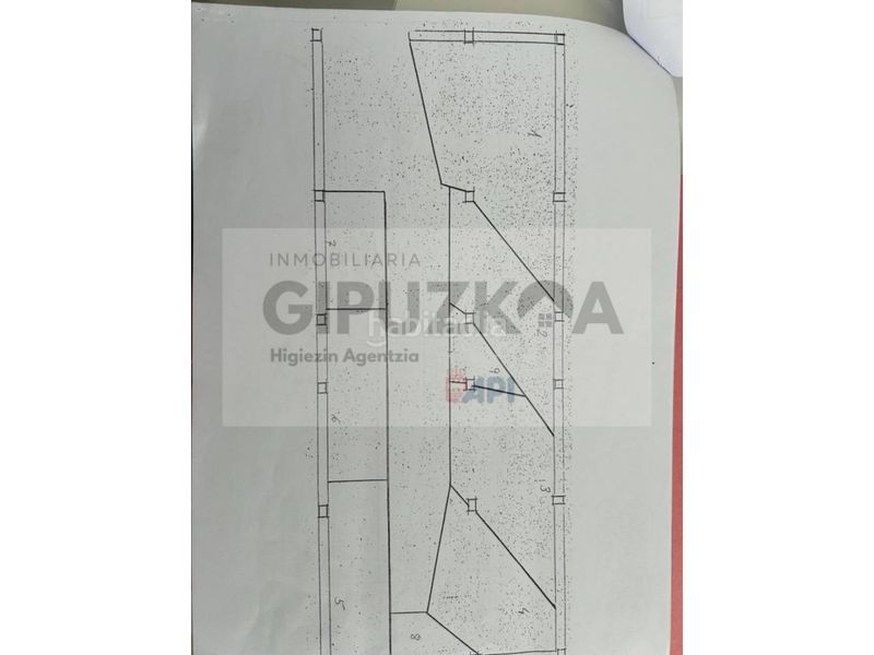 Foto d8f956b4-459a-43f4-8d48-fe7bf706e64d. Aparcament cotxe a Astigarraga