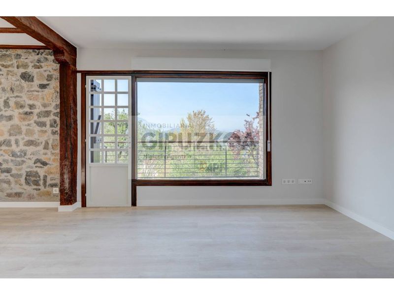 Foto 161dbaae-ee7b-436b-b6ac-d701dafb76d1. Casa amb calefacció aparcament piscina a Tolosa