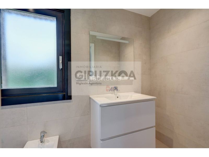 Foto 4a5ba818-5c0c-4023-a6de-fea740885efd. Casa amb calefacció aparcament piscina a Tolosa