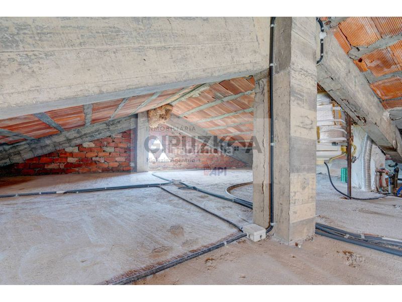 Foto 603060d3-4ba4-4090-8a85-ab9f27a019ae. Casa amb calefacció aparcament piscina a Tolosa