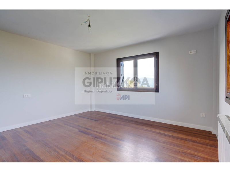 Foto a016f17d-59fd-4b93-9435-569e71088c31. Casa amb calefacció aparcament piscina a Tolosa