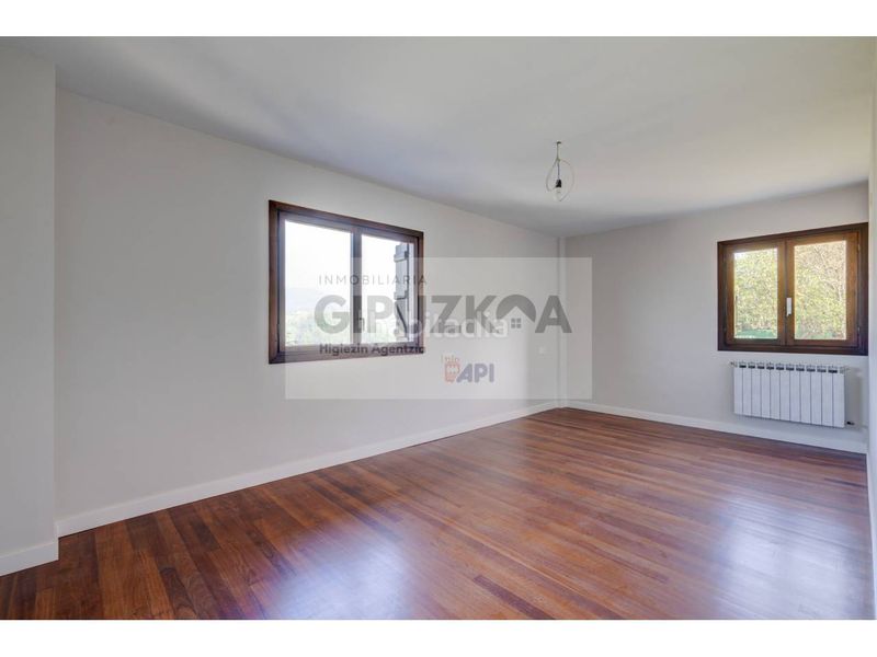 Foto a30dabcf-7baf-4ce4-a2c8-238f0f326518. Casa amb calefacció aparcament piscina a Tolosa