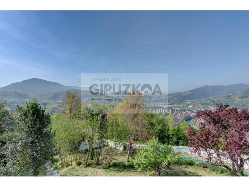 Foto a9f35794-b420-46d1-aba1-a34a5d98f6ef. Casa amb calefacció aparcament piscina a Tolosa