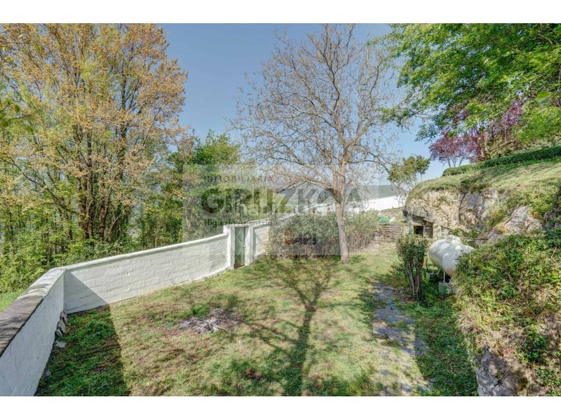 Foto ad2ccff5-f679-449c-ac5a-f4ccd3f4e1d5. Casa amb calefacció aparcament piscina a Tolosa
