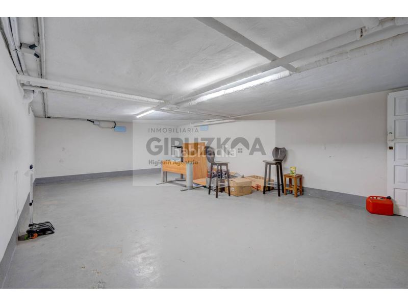 Foto cf3b510a-6687-4eeb-9008-f16cf039d291. Casa amb calefacció aparcament piscina a Tolosa