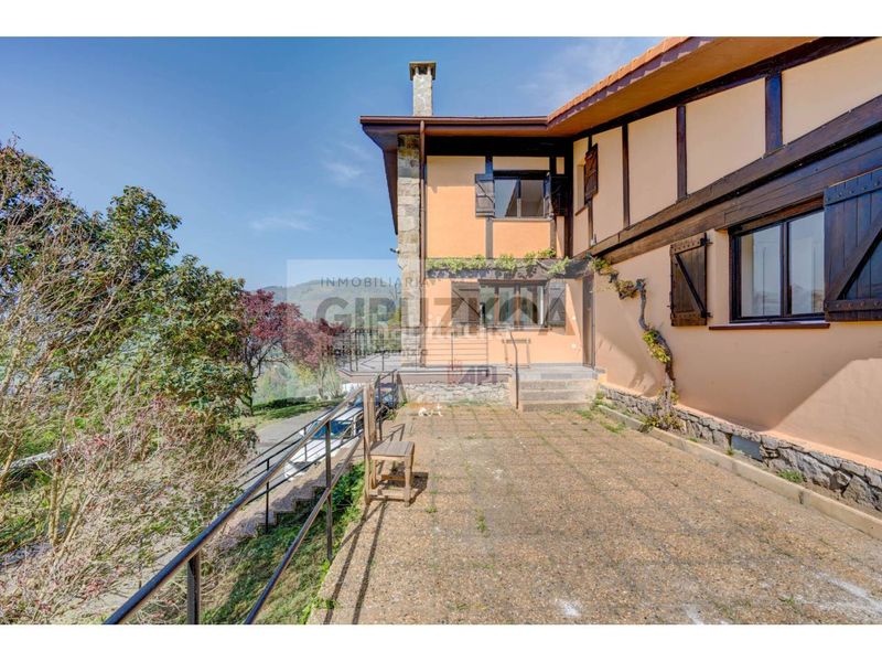 Foto e6076b60-ea9e-443f-9a6e-c2e35d385342. Casa amb calefacció aparcament piscina a Tolosa