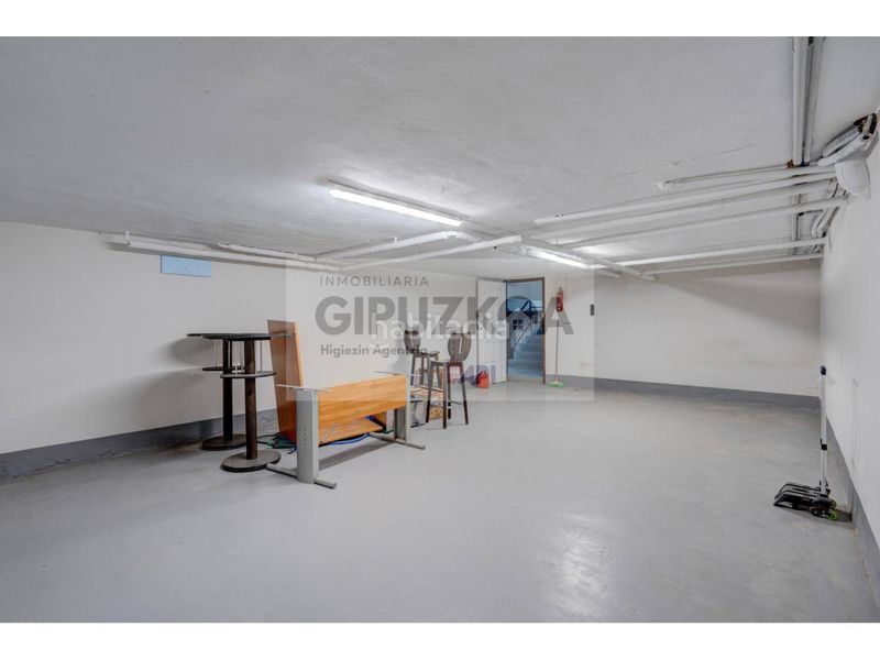 Foto f87146d6-58cf-4aeb-9956-79c88d17f900. Casa amb calefacció aparcament piscina a Tolosa