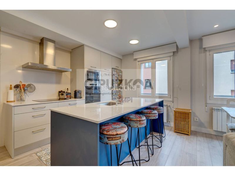 Foto bae903fd-f834-41d3-902f-a04aef381e42. Flat with heating in Hernani