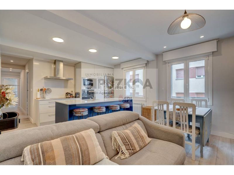 Foto c5f8cd26-2229-4583-8b81-000b901f6bd2. Flat with heating in Hernani