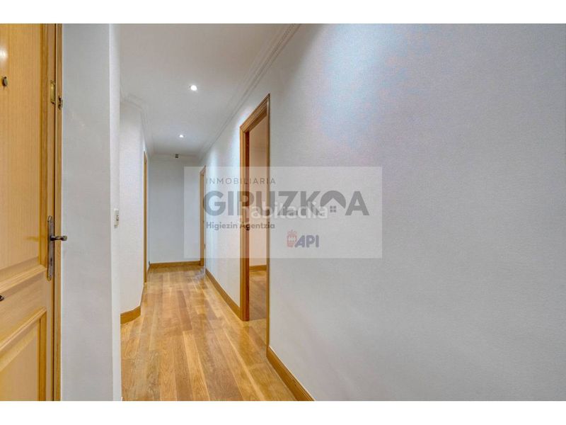 Foto dcae5c41-3fbd-46c3-ba5f-b008981bd18a. Pis amb calefacció a Centro Errenteria