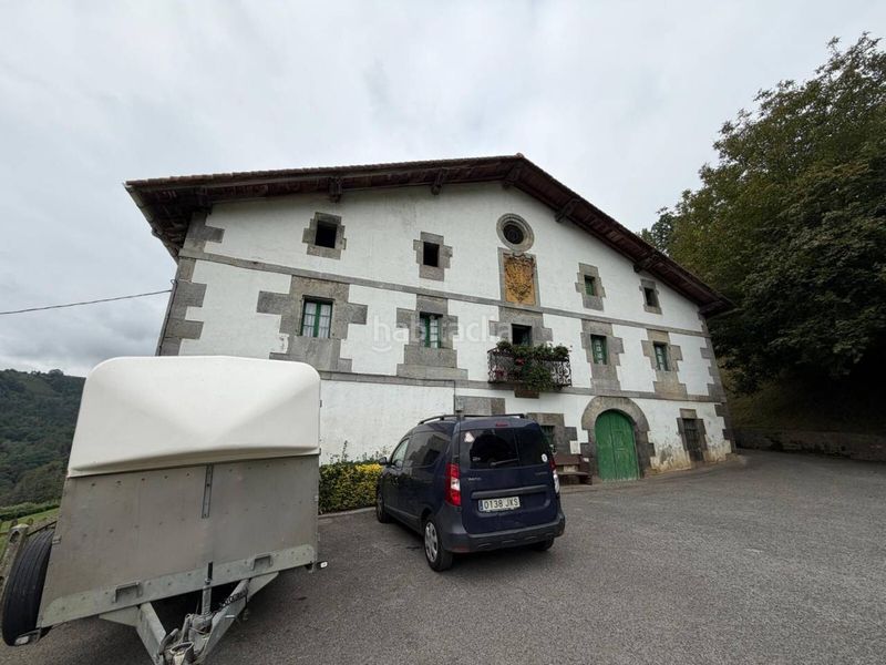Foto 14f638d8-072a-42e6-a439-300752b3e0e2. Haus mit parking in Hernialde