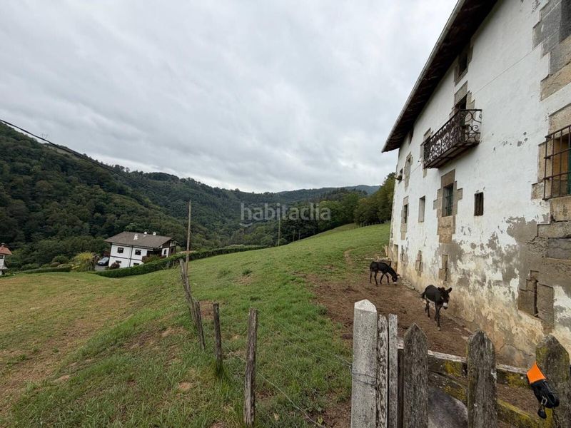 Foto 8664e05c-6a3f-40a6-b097-390b7de4312a. Haus mit parking in Hernialde