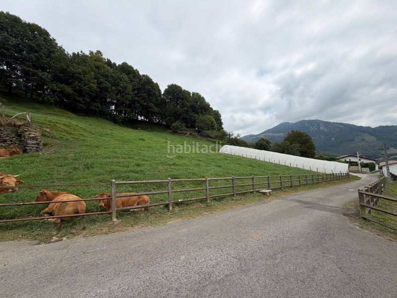Foto b69b61e8-aa55-4a84-a5a0-f1f6cdf6c86a. Haus mit parking in Hernialde