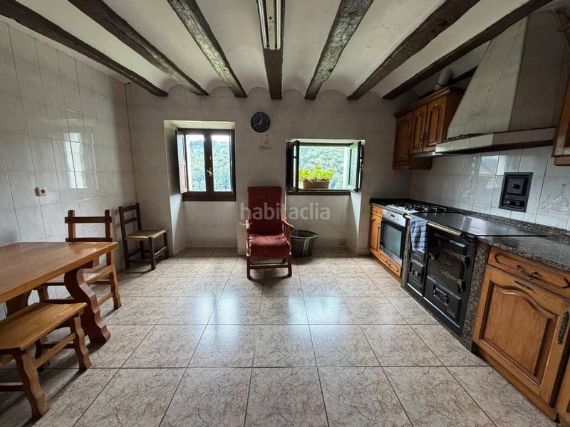 Foto ed6e2586-912f-4c89-93b3-6679d2dcbde5. Haus mit parking in Hernialde