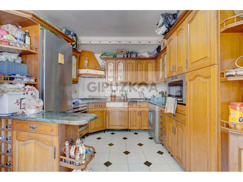 Foto 86ac63d1-c550-46d8-aed6-a197c115f5e1. Casa adossada amb calefacció aparcament a Lasarte - Oria