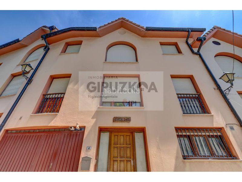 Foto a887f1b7-c65a-4508-9096-231a0b3ac142. Casa adossada amb calefacció aparcament a Lasarte - Oria