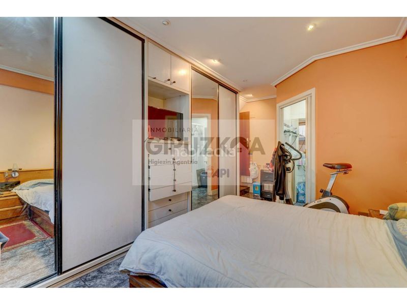 Foto b7eb0592-9967-4ee3-ac22-5c3f293c857e. Casa adossada amb calefacció aparcament a Lasarte - Oria