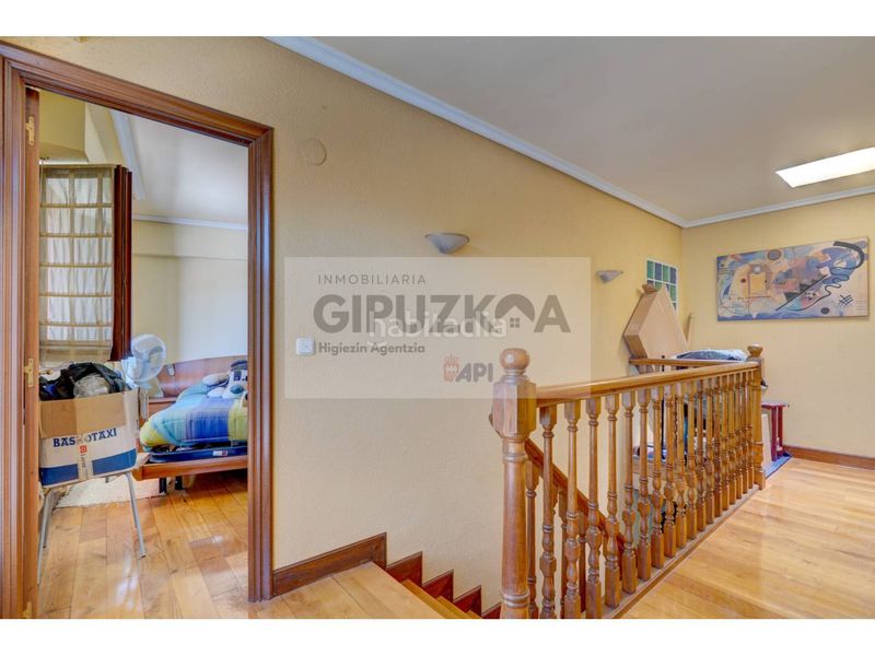 Foto eedb1567-627a-46f5-ab49-ade1e697d1b2. Casa adossada amb calefacció aparcament a Lasarte - Oria